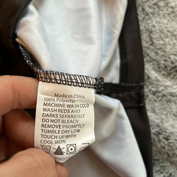 HArd Rock Shirt Mens Medium Asian Inspired Fish Spell Out Grunge Y2K Goth 17522 - Picture 5 of 8